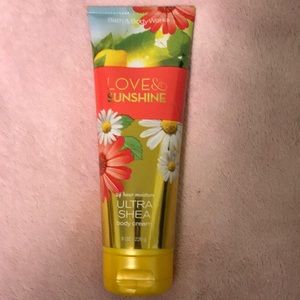 BATH AND BODYWORKS LOTION